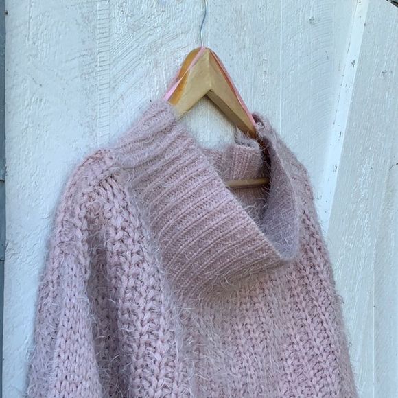 2/$25 🍣 Lilac Soft Cropped Sweater, Size Medium/Large, Off Shoulder, Cowl Neck - Picture 1 of 8